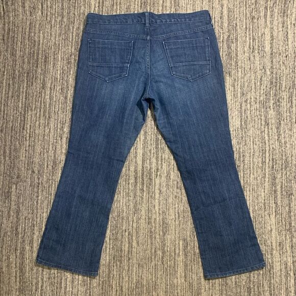 Old Navy‎ Ultra Blue Women's Size 14 Regular Fit Curvy Boot Cut Jeans Everyday - Picture 8 of 8
